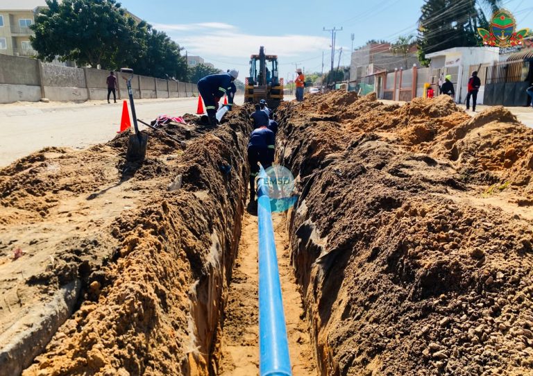 EMSD INICIA OBRAS DE DRENAGEM PARA MITIGAR INUNDAÇÕES NOS QUARTEIRÕES 78 E 80 DO BAIRRO DO ZIMPETO